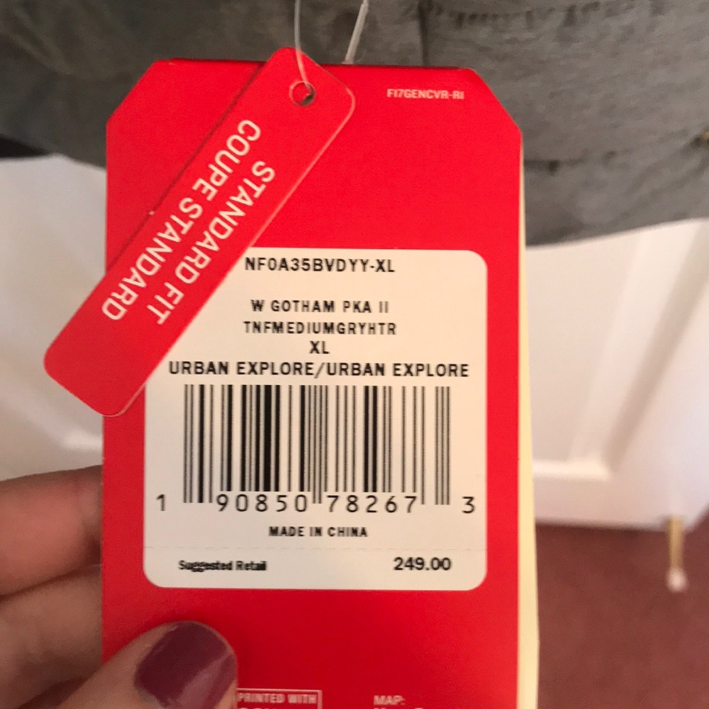 BRAND NEW Women’s Long North Face jacket - Picture 3 of 5